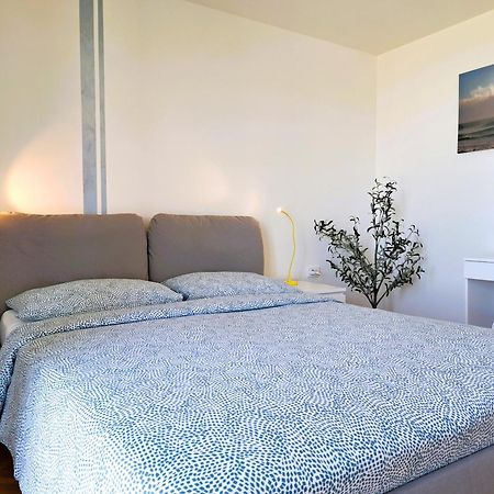 רוביני Apartment With A View מראה חיצוני תמונה